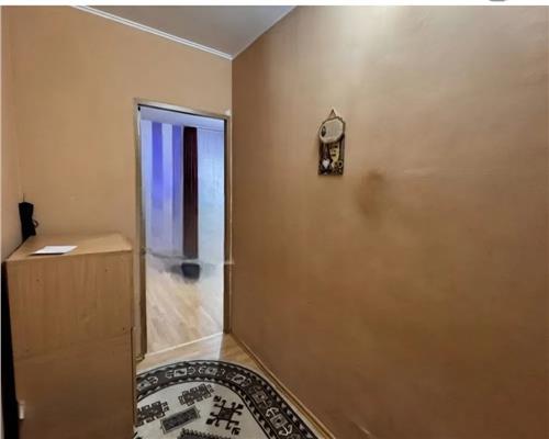 Apartament 2 camere decomandate cu balcon si pivnita