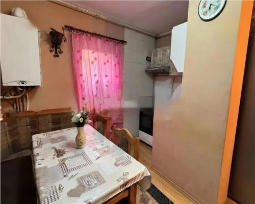 Apartament 2 camere decomandate cu balcon si pivnita