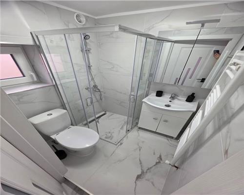 Garsoniera la curte in cartierul Strand