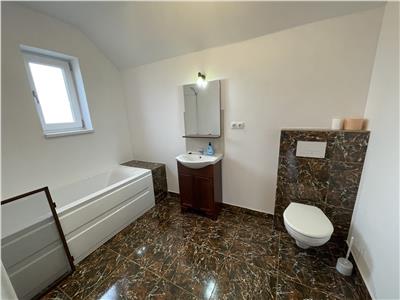 Casa individuala cu 3 camere si 2 bai in zona Strand 2