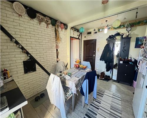 Apartament cu 3 camere etajul 1 cu balcon in Vasile Aaron
