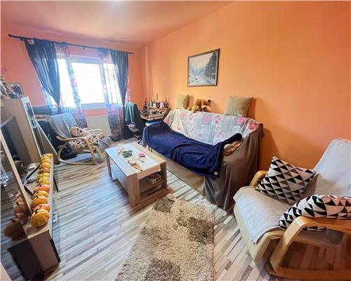 Apartament cu 3 camere etajul 1 cu balcon in Vasile Aaron