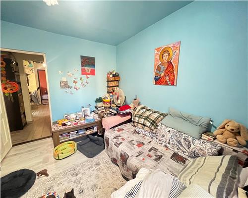 Apartament cu 3 camere etajul 1 cu balcon in Vasile Aaron