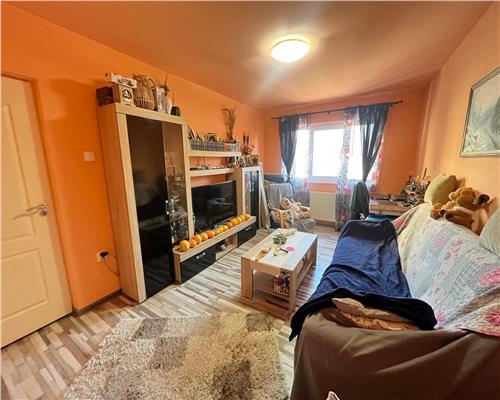 Apartament cu 3 camere etajul 1 cu balcon in Vasile Aaron