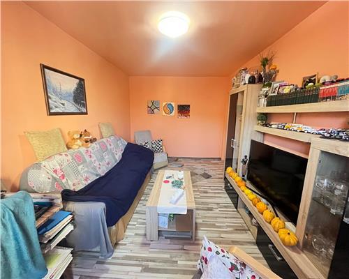 Apartament cu 3 camere etajul 1 cu balcon in Vasile Aaron