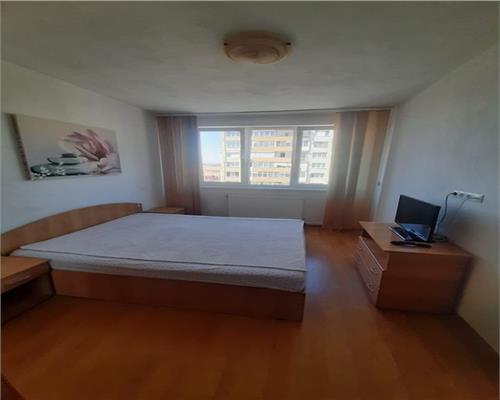 Apartament 3 camere 64 mpu cu balcon pe Bd Mihai Viteazu