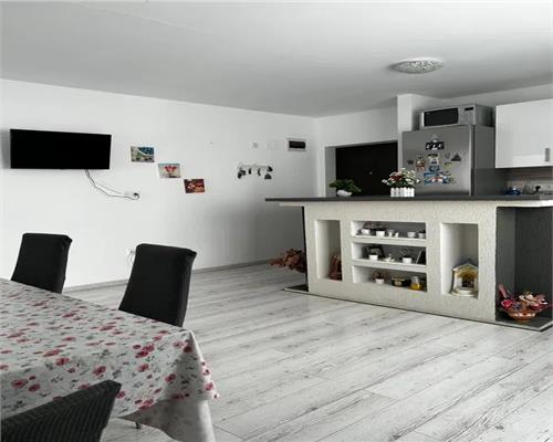 Apartament 3 camere etaj 1 str Daniel Renard