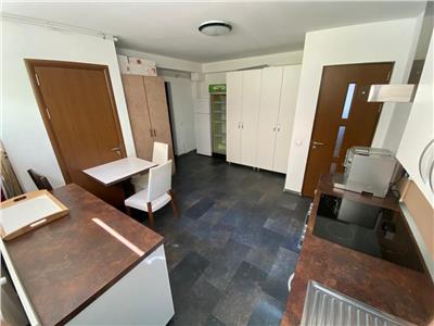 Spatiu comercial cu 2 camere in zona Centrala