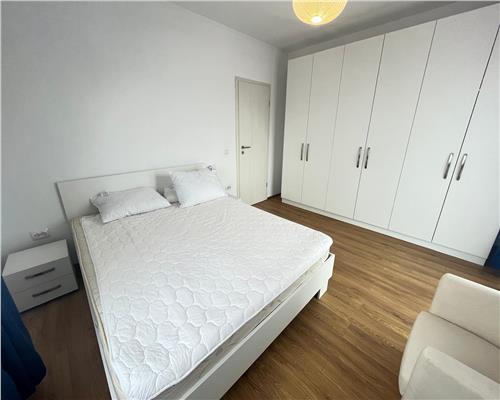 Apartament spatios cu 3 camere 2 bai si terasa  zona Pictor Brana