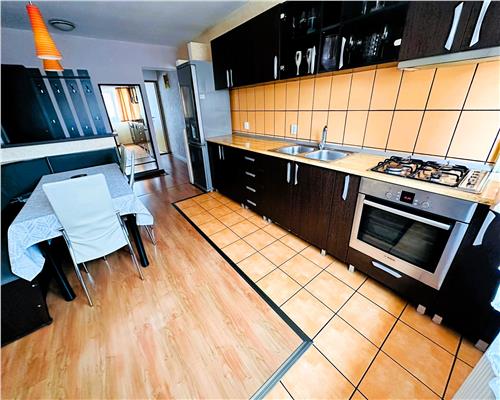Apartament 3 camere 70 mp utili Vasile Aaron
