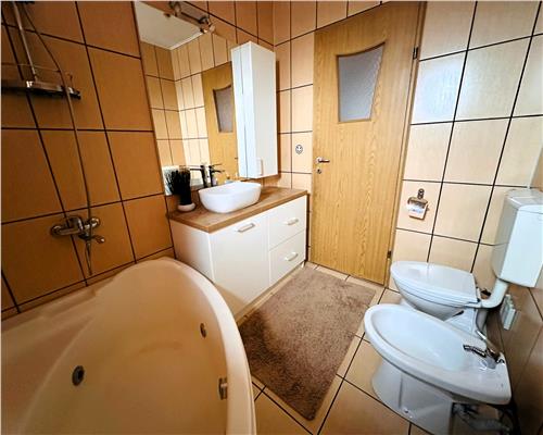 Apartament 3 camere 70 mp utili Vasile Aaron