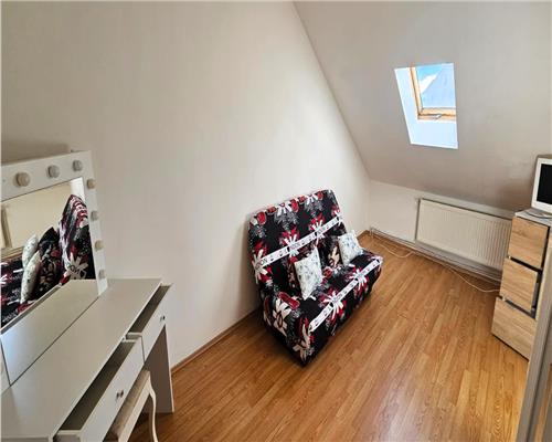 Garsoniera tip mansarda 2 camere  zona Terezian