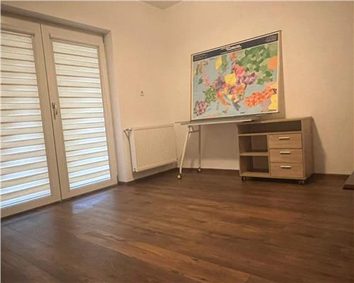Apartament 3 camere 2 bai 2 balcoane zona Calea Cisnadiei