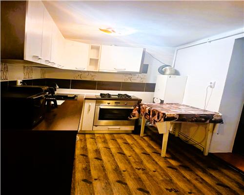 Apartament mobilat 2 camere cu pivnita in Piata Mare