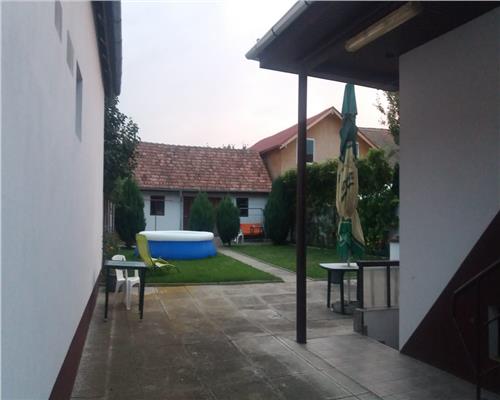 Casa individuala cu 3 camere 2 bai si 554 mp teren in Selimbar