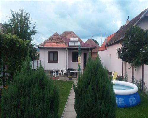 Casa individuala cu 3 camere 2 bai si 554 mp teren in Selimbar