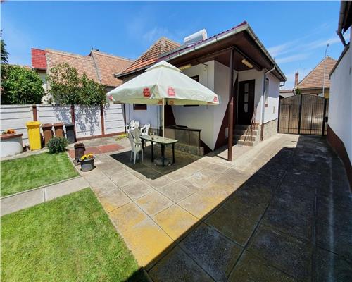 Casa individuala cu 3 camere 2 bai si 554 mp teren in Selimbar