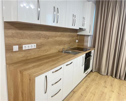 Apartament modern cu 3 camere si 2 bai in zona Centrala