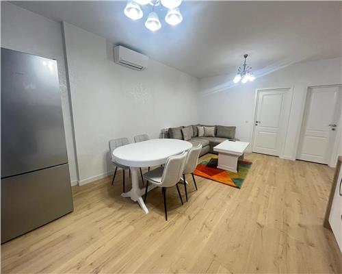 Apartament modern cu 3 camere si 2 bai in zona Centrala