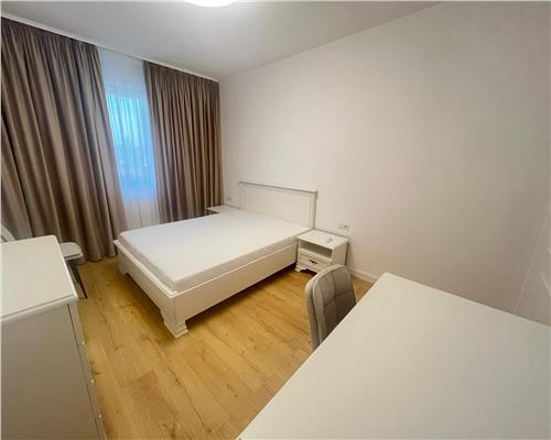 Apartament modern cu 3 camere si 2 bai in zona Centrala