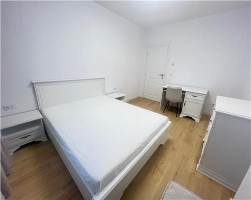 Apartament modern cu 3 camere si 2 bai in zona Centrala