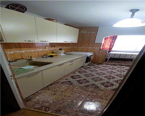 Apartament 2 camere cu balcon si pivnita zona Calea Dumbravii-CEC