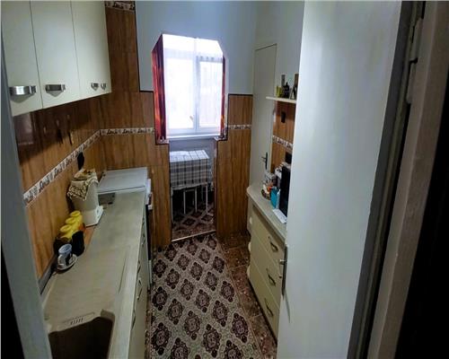 Apartament 2 camere cu balcon si pivnita zona Calea Dumbravii-CEC