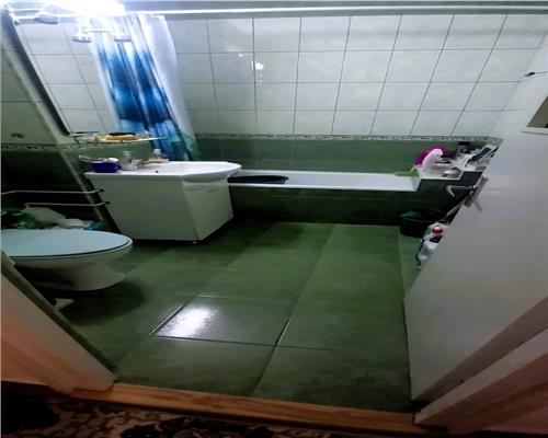 Apartament 2 camere cu balcon si pivnita zona Calea Dumbravii-CEC