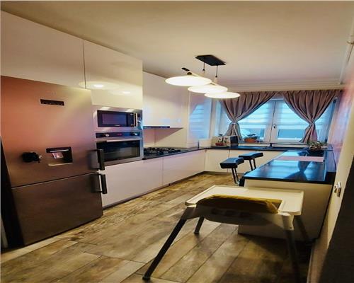 Apartament mobilat 3 camere curte si parcare Calea Surii Mici