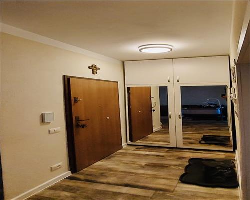 Apartament mobilat 3 camere curte si parcare Calea Surii Mici