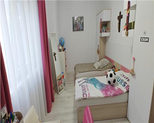 Apartament cu 3 camere balcon si loc de parcare in Kogalniceanu