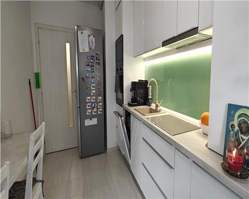 Apartament cu 3 camere balcon si loc de parcare in Kogalniceanu
