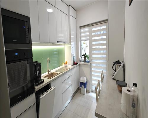 Apartament cu 3 camere balcon si loc de parcare in Kogalniceanu