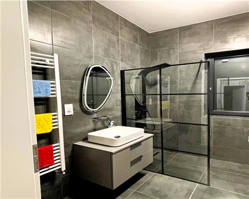 Apartament Modern 3 Camere 60 Mpu Balcon |Parcare Nou