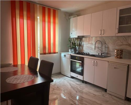 Casa cu 4 camere 3 bai si terasa in Sura Mare