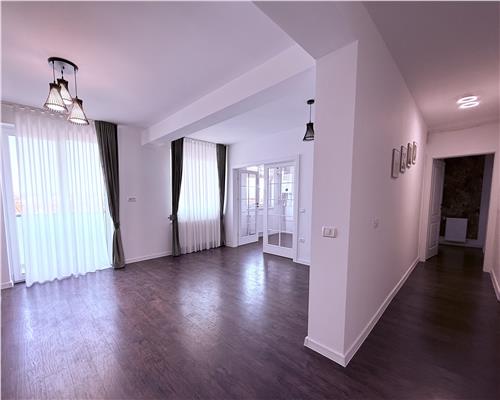 Apartament la cheie 155 mpu 3 camere 3 bai 2 parcari pe Octavian Goga