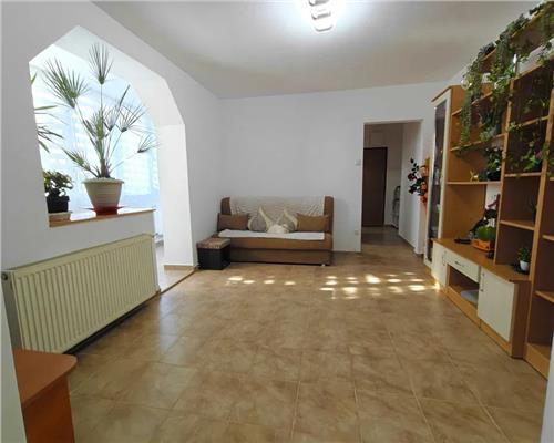 Apartament 2 camere zona Cedonia