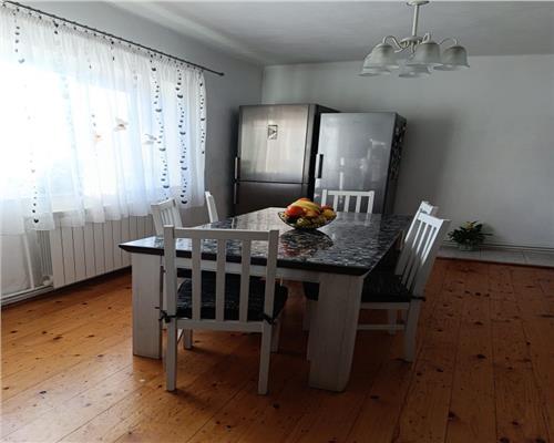 Apartament 3 camere in Cisnadie 100 mp utili si curte