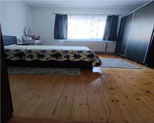 Apartament 3 camere in Cisnadie 100 mp utili si curte