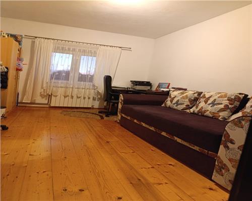 Apartament 3 camere in Cisnadie 100 mp utili si curte