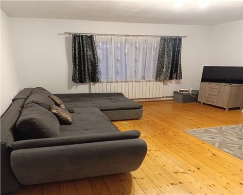 Apartament 3 camere in Cisnadie 100 mp utili si curte