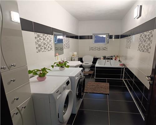 Apartament 3 camere in Cisnadie 100 mp utili si curte