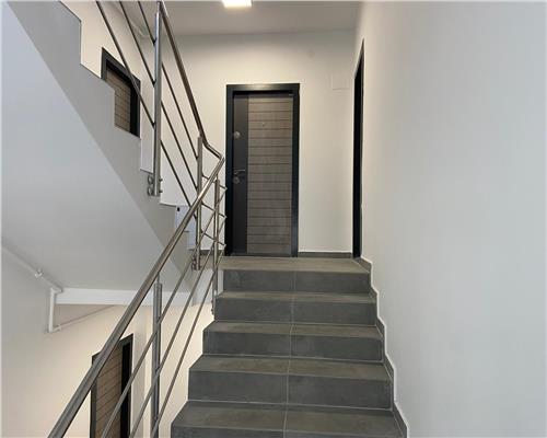 Apartament modern 3 camere balcon si loc parcare pe Doamna Stanca