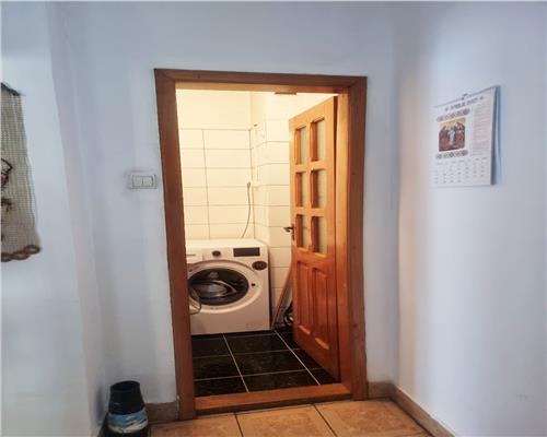 Apartament 3 camere 2 bai cu balcon in zona Terezian