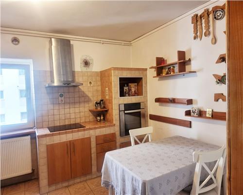 Apartament 3 camere 2 bai cu balcon in zona Terezian