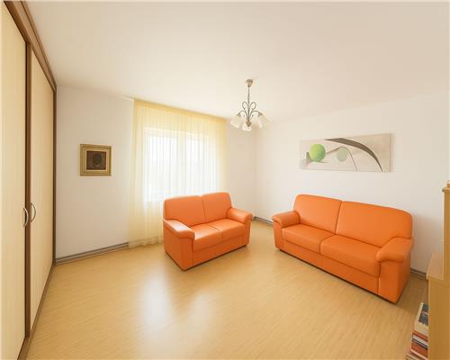 Apartament 3 camere 2 bai cu balcon in zona Terezian