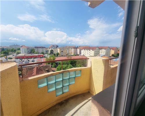 Apartament 3 camere 2 bai cu balcon in zona Terezian