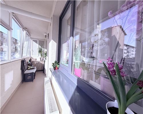 Apartament complet utilat 3 camere balcon parcare zona Mandra