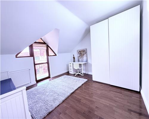 Casa moderna 3 camere 120 mpu 2 bai terasa zona centrala Sibiu