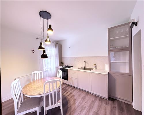 Casa moderna 3 camere 120 mpu 2 bai terasa zona centrala Sibiu